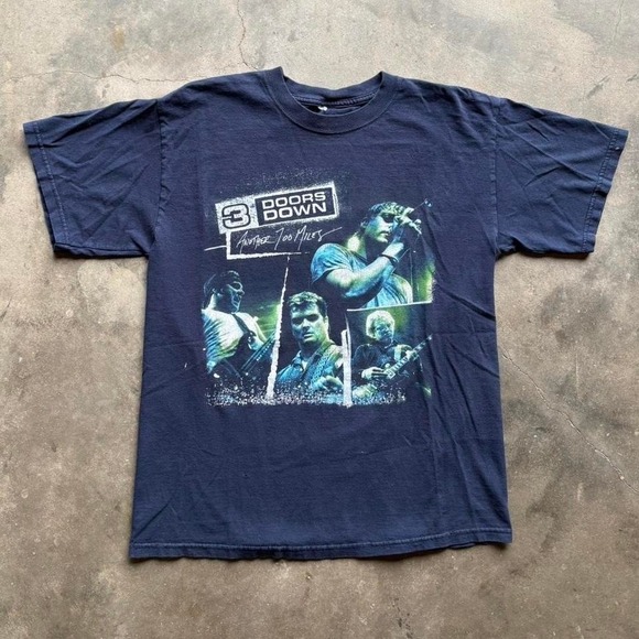 Y2K 2004 Three Doors Down Tour T shirt Measure 19.5x26